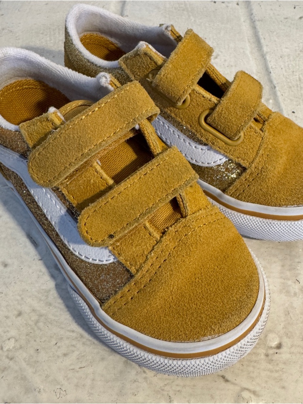 Vans Old Skool V Toddler – Gold Glitter & Mustard Suede, size Toddler 7